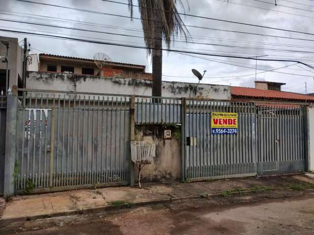 Casa com 3 quartos à venda na Quadra QE 24, Guará I, Brasília, 200 m2 por R$ 600.000