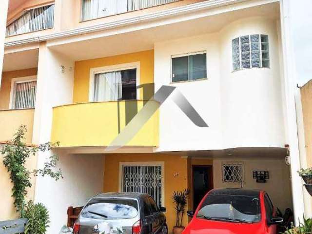 Casa com 3 quartos à venda no Centro, São José dos Pinhais , 189 m2 por R$ 750.000