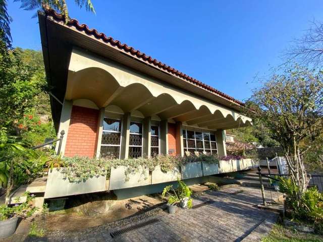 Casa com 4 quartos à venda no Quitandinha, Petrópolis , 285 m2 por R$ 890.000