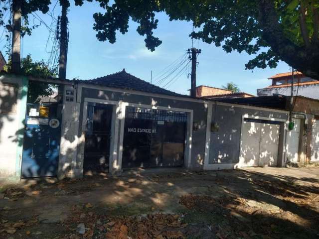 Casa com 4 quartos à venda na Rua Ribeiro de Andrade, Bangu, Rio de Janeiro, 200 m2 por R$ 380.000