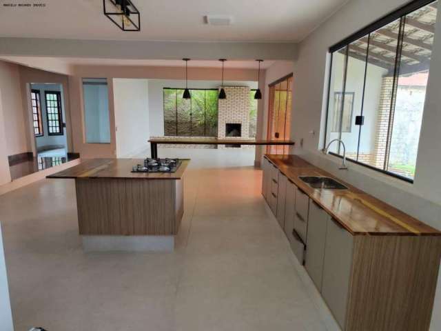 Casa em condomínio fechado com 3 quartos à venda no Setor Habitacional Tororó (Santa Maria), Brasília , 383 m2 por R$ 870.000