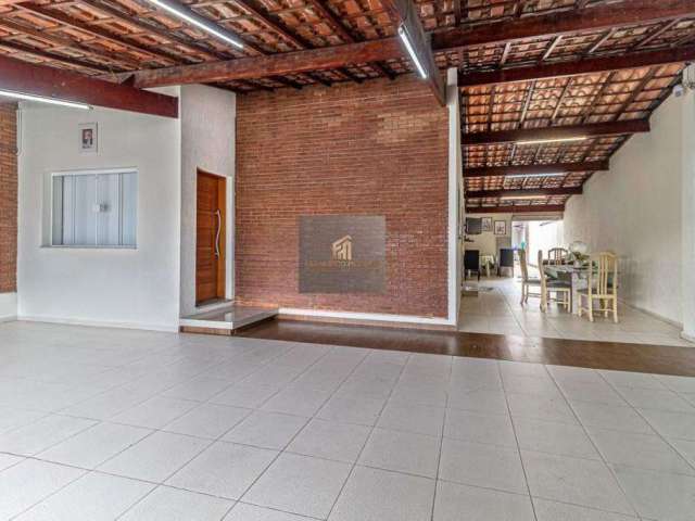 Casa com 3 quartos à venda no Jardim Gurilândia, Taubaté , 210 m2 por R$ 590.000