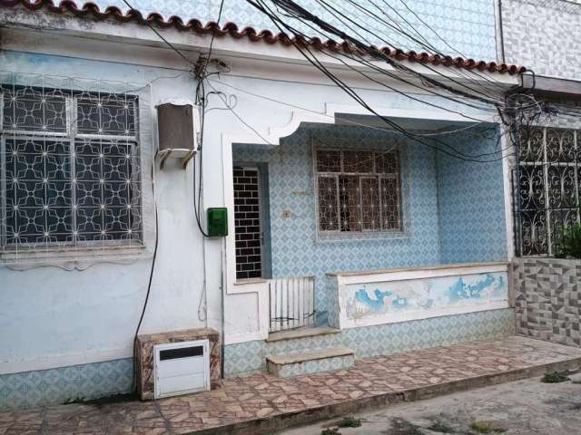 Casa com 3 quartos à venda na Rua Vinte e Um de Abril, 28, Quintino Bocaiúva, Rio de Janeiro, 170 m2 por R$ 190.000