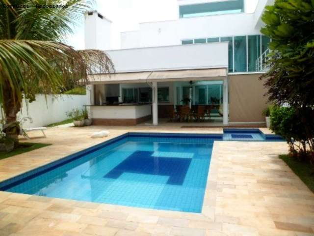 Casa à venda no Alphaville Campinas, com 5 suítes, piscina e churrasqueira.