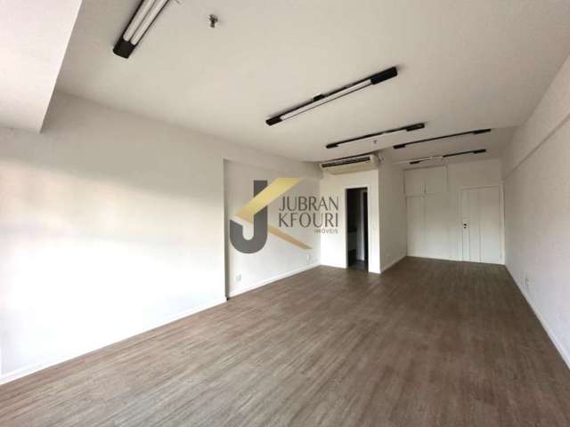 Conjunto comercial para aluguel em Campinas, no eixo Centro/Cambuí, com 35 m² e garagem no subsolo.