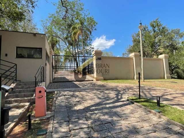 Lote em condomínio à venda em Sousas - Campinas, com 20.521,28 m², platô e lago.