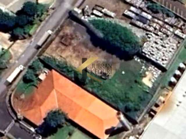 Terreno industrial/comercial à venda no Santa Genebra - Campinas, com 1952 m² e asfalto na porta.