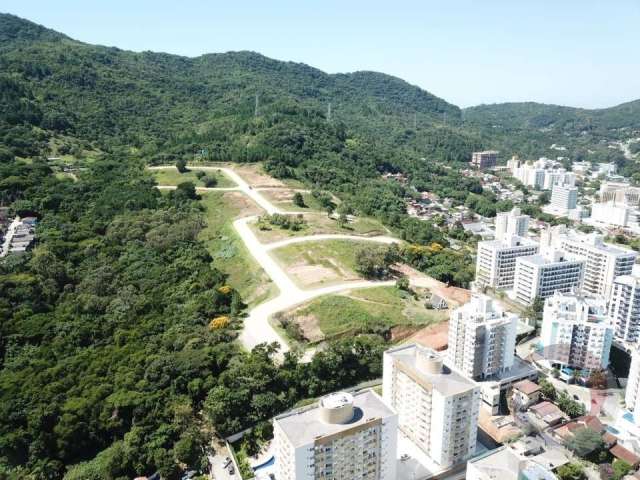 Terreno de 567.4m² no bairro Itacorubi