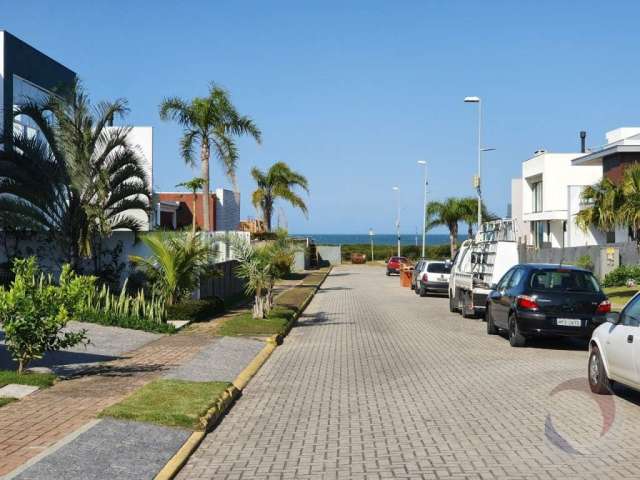 Casa Residencial de 3 dorms no bairro Morro Das Pedras