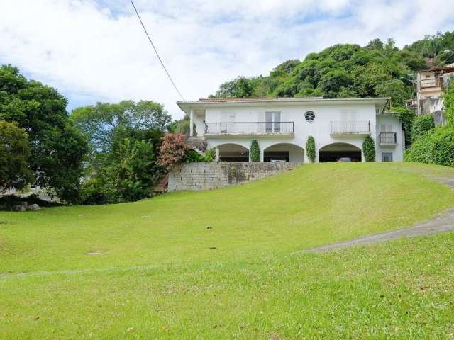 Terreno de 7575m² no bairro Carvoeira