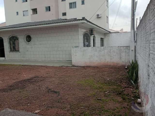 Terreno de 360m² no bairro Pagani