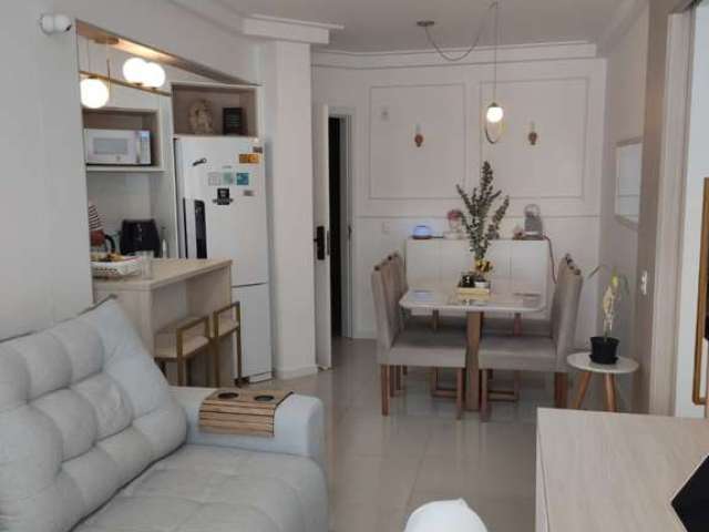 Apartamento de 2 dorms no bairro Abraão