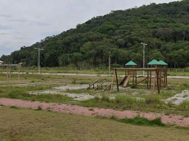 Terreno de 453.3m² no bairro Rio Tavares