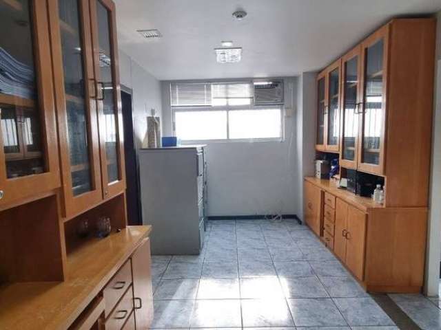 Sala Comercial de 102.92m² no bairro Centro