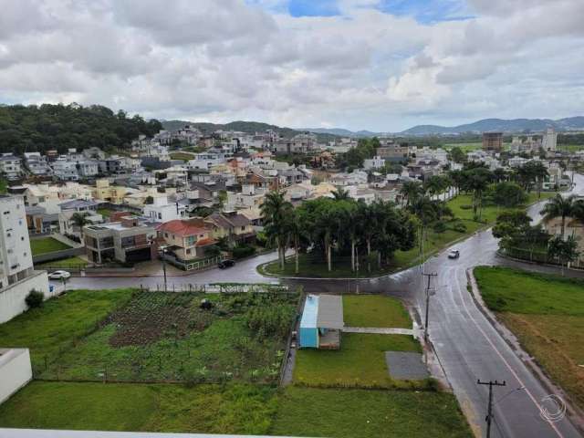 Apartamento de 2 dorms no bairro Pedra Branca