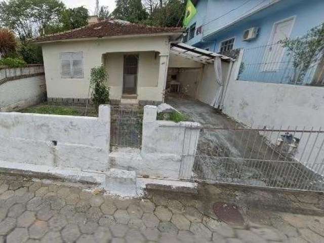 Terreno de 600m² no bairro Trindade