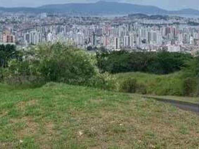 Terreno de 625m² no bairro Barreiros