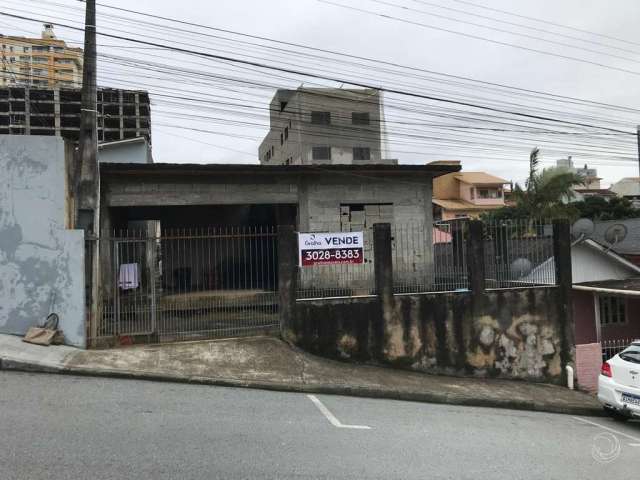 Terreno à venda na Rua Manoel Loureiro, --, Barreiros, São José por R$ 480.000