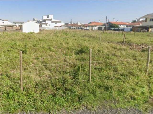 Terreno com 360m² no bairro Carianos, Florianópolis.