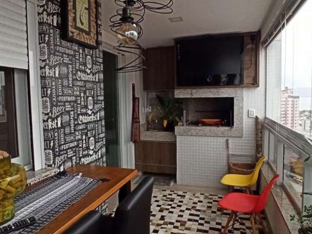 Apartamento de 3 dorms no bairro Balneário