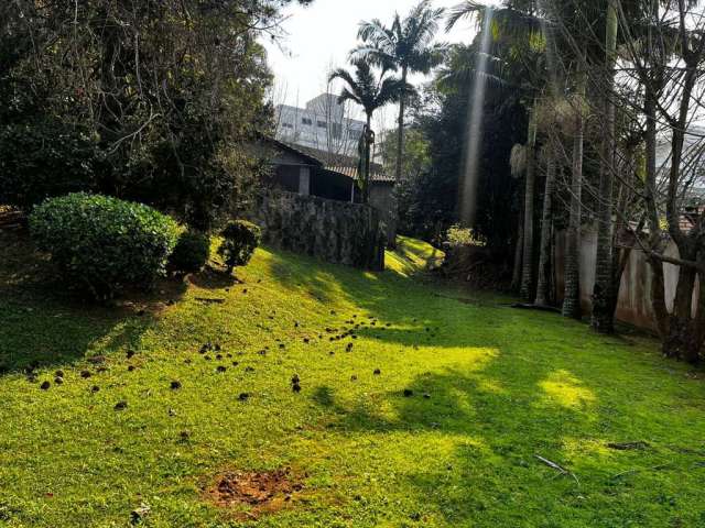 Terreno com 1652,68 m² de área total no Bosque das Mansões, São José - SC