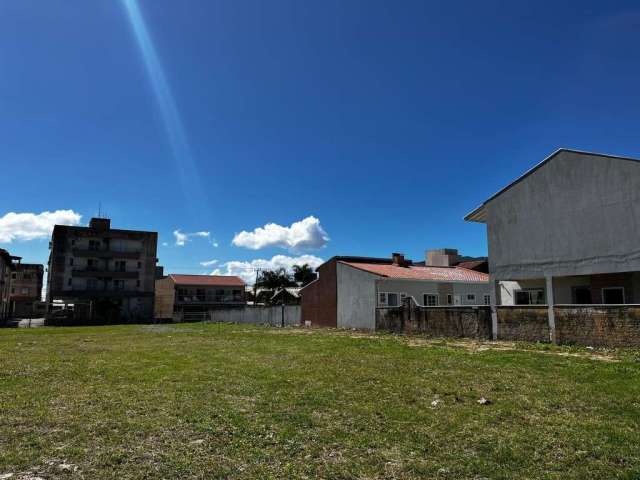 Terreno de 360m² no bairro Carianos - Florianópolis SC