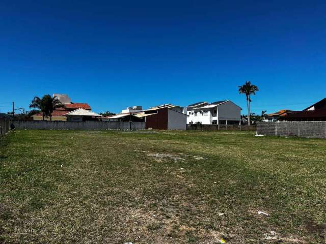 Terreno de 360m² no bairro Carianos - Florianópolis SC