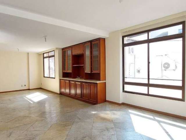 Apartamento de 171m² com 4 quartos no Centro