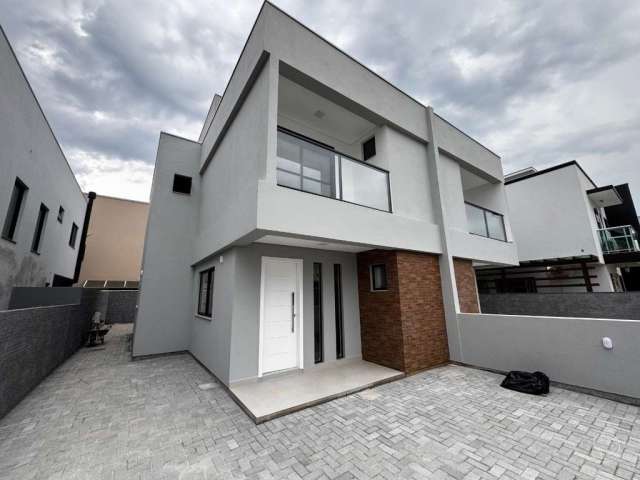 Casa geminada com 3 quartos no Carianos, Florianópolis