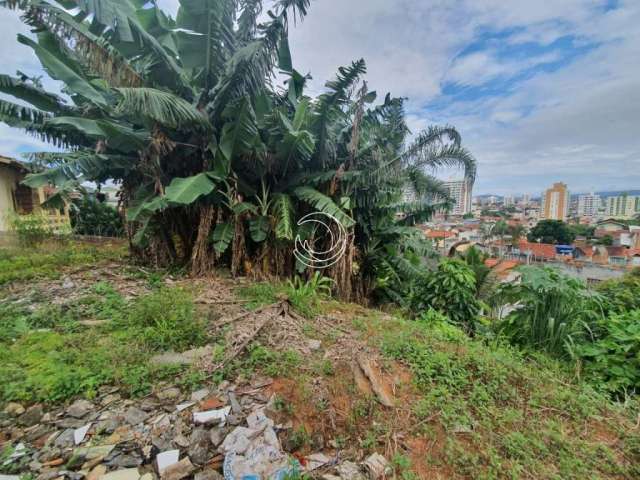 Terreno de 697m² no bairro Barreiros