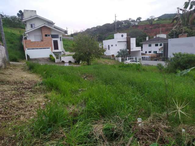 Terreno de 362m² no bairro Pedra Branca