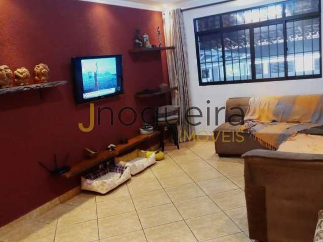 Sobrado de 160m² com 4 dormitórios, 2 vagas, 5 banheiros no Jardim Consórcio.