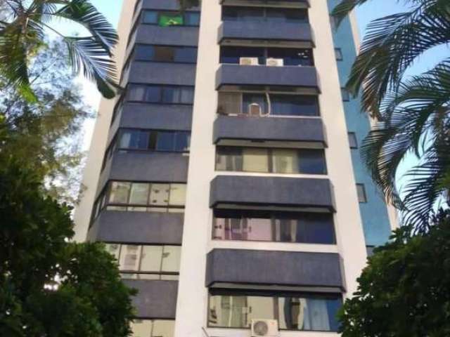 Apartamento em Itaigara 4/4 nascente.