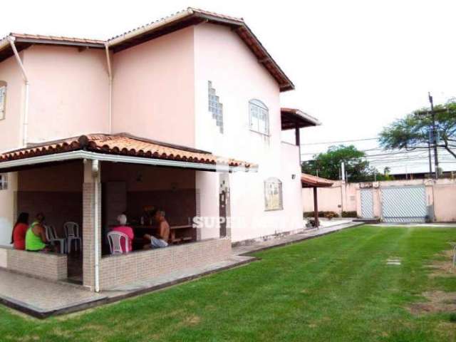 Casa com 4 dormitórios à venda, 190 m² por R$ 680.000 - Jockey Clube - Lauro de Freitas/BA