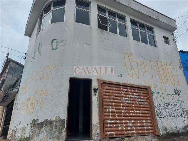 Casa assobradada grande no Jardim Eliane com edícula