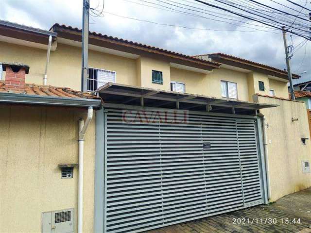 Ótimo sobrado de rua, bem localizado!