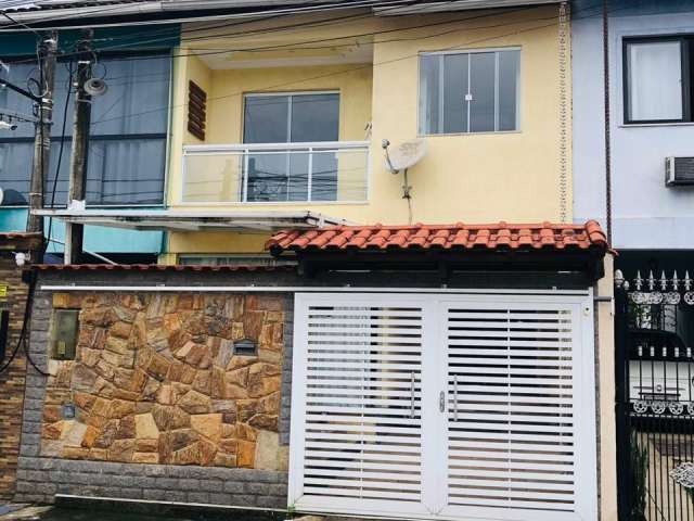 Casa Duplex á venda em Campo Grande no Bairro Amanda