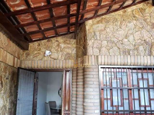 Casa com 3 dorms, Ocian, Praia Grande - R$ 600 mil