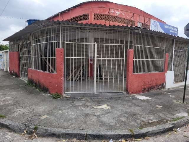 Loja junto a Cesário de Melo Rua Ilhéus