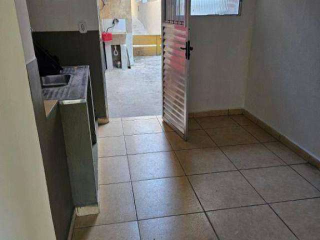 Casa com 2 dormitórios para alugar, 45 m² por R$ 900/mês - Macedo - Guarulhos/SP