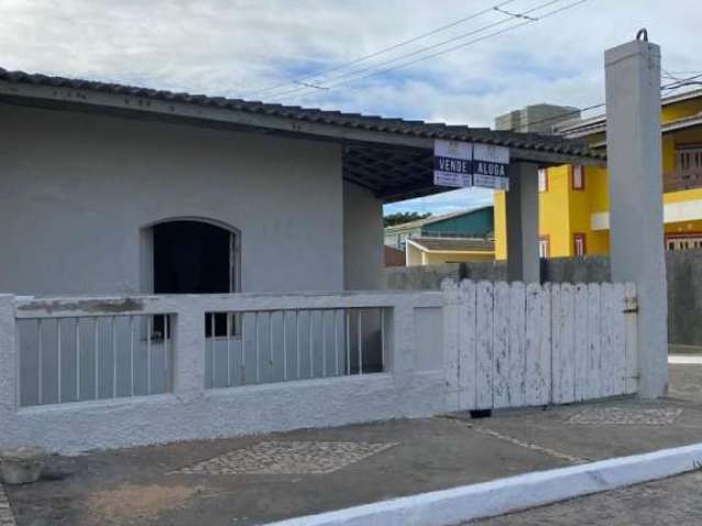 Casa com 3/4 sendo 1 suíte, pertinho do mar á venda por R$ 420.000 / Locação R$ 2.200 anual/mês -  Centro de Arembepe - Camaçari/BA