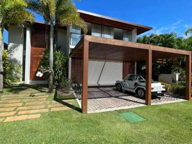 Casa Luxuosa à Venda em Praia do Forte no Condomínio Piscinas Naturais.