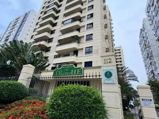 Apartamento impecável à venda no Alto do Itaigara, Mansão Du Triomphe!