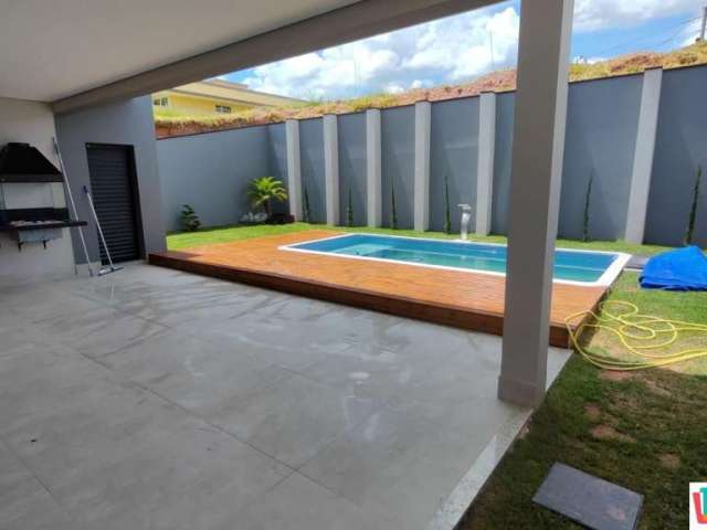 Casa de condomínio com área gourmet, piscina em jundiaí!!