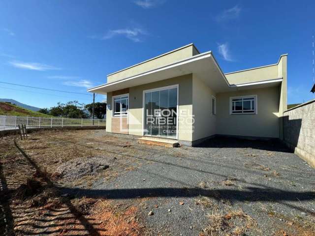 Casa à venda com 2 dormitórios no bairro Divinéia em Rio dos Cedros/SC