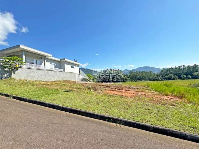 Terreno à venda, 450 m² no bairro Divinéia em Rio dos Cedros/SC