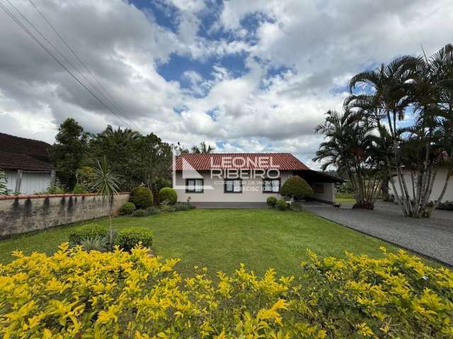 Casa com 2 dormitórios à venda, 114m² no bairro Divinéia em Rio dos Cedros-SC