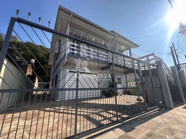 Casa com 3 quartos à venda na Rua Amélia Fernandes de Lima Bueno, 585, Santo Antônio, Caxias do Sul por R$ 650.000