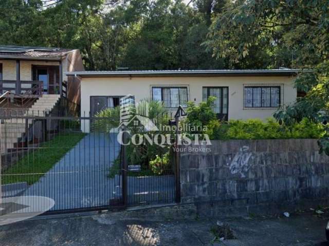 Casa com 3 quartos à venda na Avenida Serrano Santo Antônio, 32, Serrano, Caxias do Sul por R$ 650.000