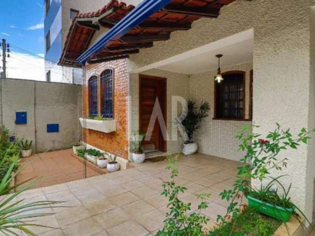 Casa à venda, 4 quartos, 1 suíte, 2 vagas, Colégio Batista - Belo Horizonte/MG